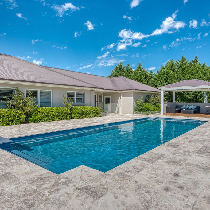 Classic pool in platinum quartz