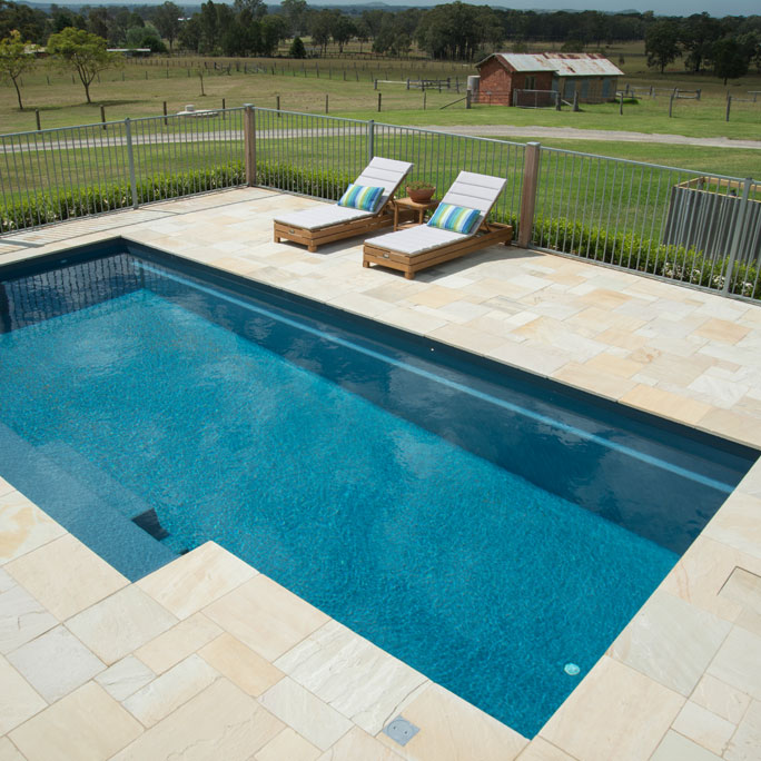 Heritage pool in platinum quartz